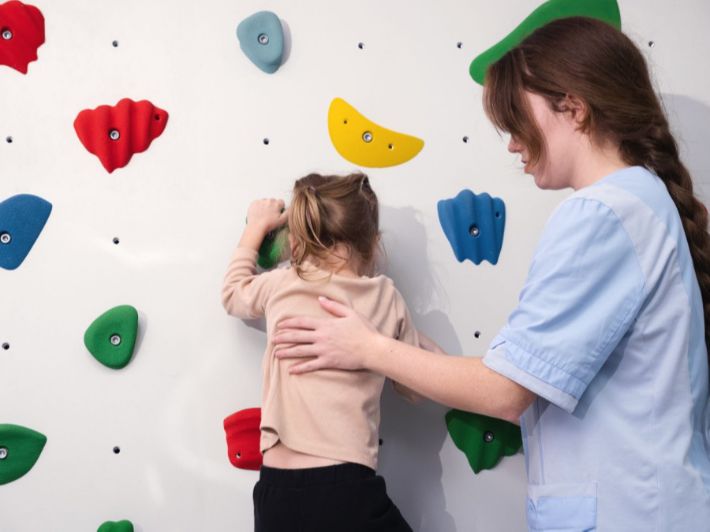 مراكز مراحل العلاج افضل مركز لعلاج اضطراب المعالجة الحسية للاطفال